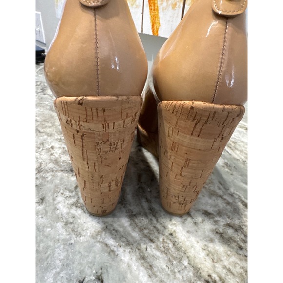 Stuart‎ Weitzman Beige Patent Leather Cork Platform Wedge Pumps Size 9 - Picture 6 of 10